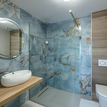 Meri Near Pula For 6 People With Heated Pool & Only 500 M From